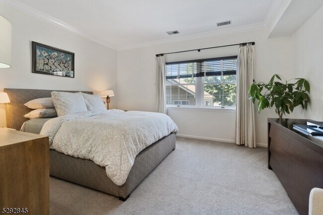 Foto del edificio - 238 Claremont Ave
