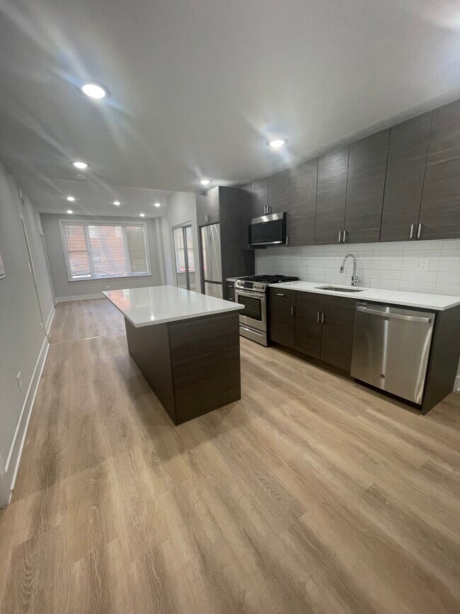 Foto del edificio - 2406 N Tripp Ave