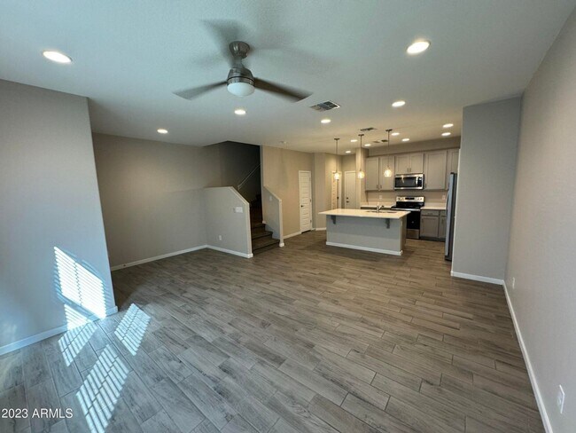 Photo - Newer townhome for rent in Tempe!
