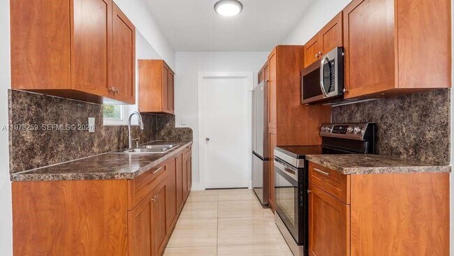 Foto del edificio - 630 SW 28th Dr