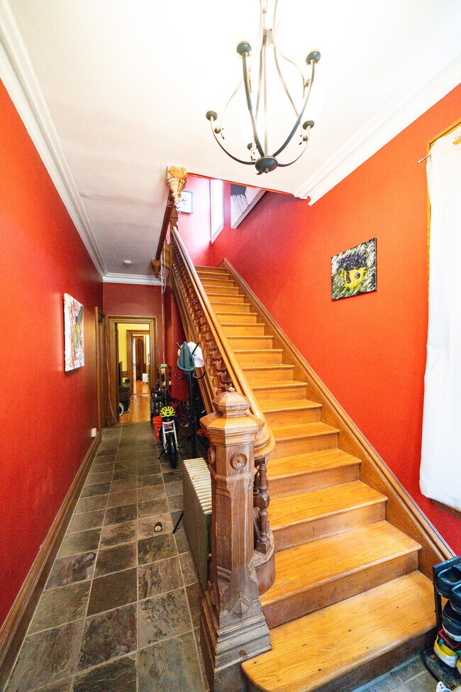 Foto del edificio - 56 Alleghany St