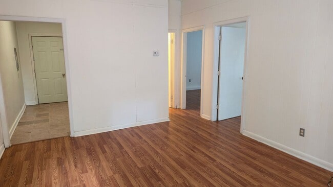 Building Photo - leaphart1327