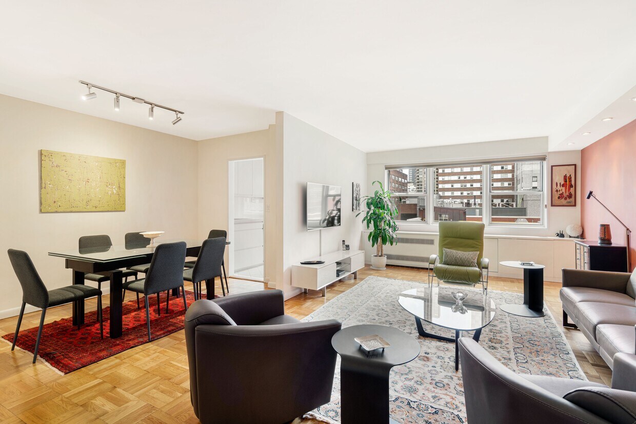 Foto principal - 404 E 66th St