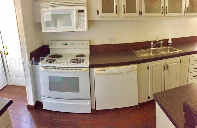Building Photo - "Large 3 Bedroom mobile home for rent"