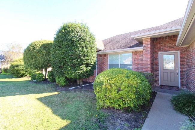 Building Photo - 6218 Bentwood Dr