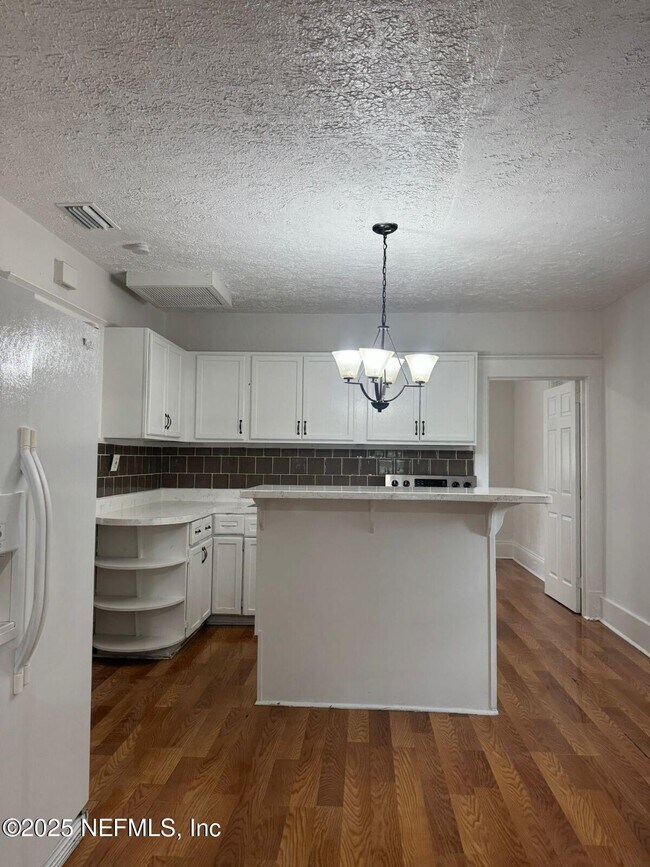 Building Photo - 340 W 23rd St