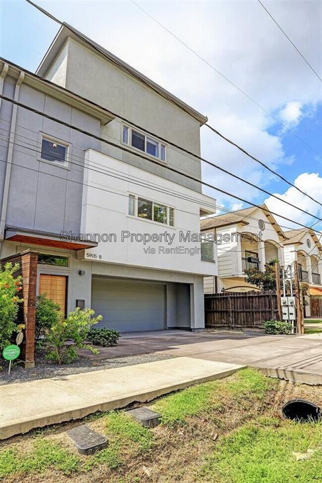 Foto del edificio - 5905 Kiam St