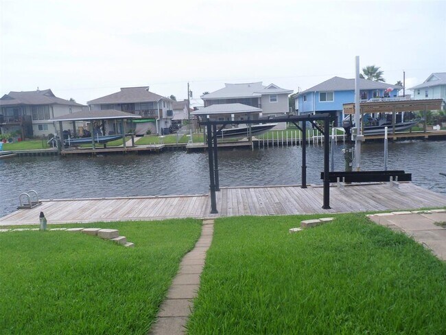Building Photo - 907 Bonita Dr