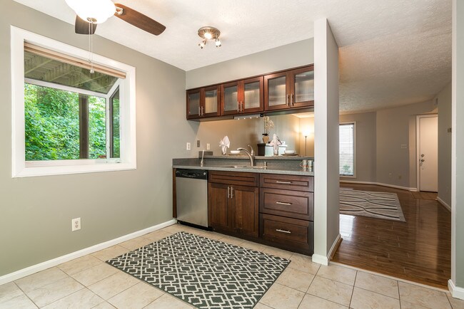 Foto del edificio - 314 Cres Spring Dr