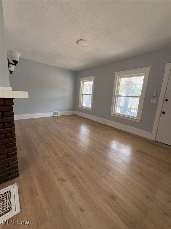 Foto del edificio - 946 E 79th St