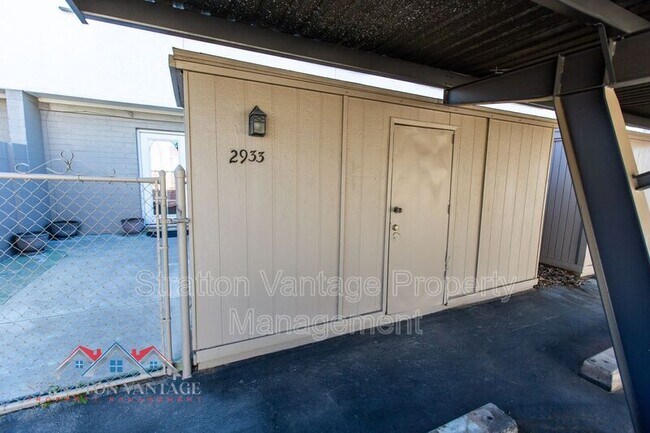 Foto del edificio - 2933 E Fairmount Ave