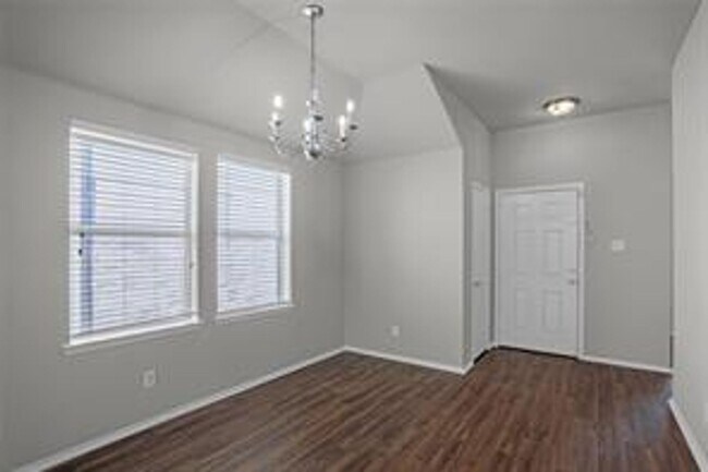 Building Photo - Charming 3-Bedroom Home in Sought-After Aubrey Neighborhood