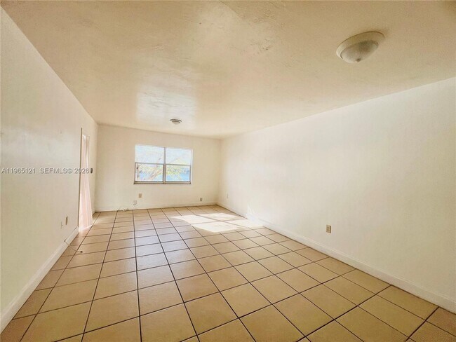 Foto del edificio - 18900 NE 3rd Ct