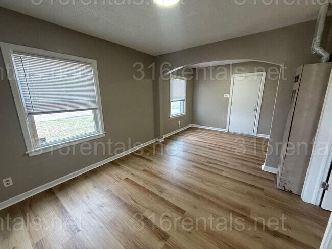Foto del edificio - $525 - 1 bedroom / 1 bathroom - duplex