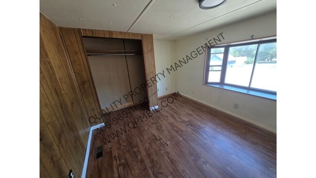 Building Photo - 3955-3956 BLUEBIRD MOBILE CT