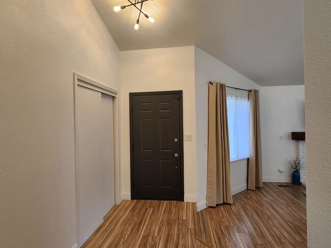 Building Photo - 2 Bedroom home in Reno remodeled