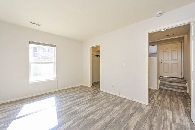 Foto del edificio - 11874 Bolton Cir