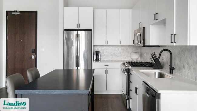 Foto del edificio - 2480-2522-2522 N Milwaukee Ave