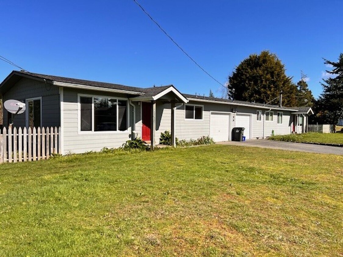 Primary Photo - 0403 - Lewis Duplex