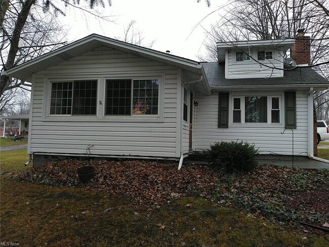Building Photo - 1842 Grandview Rd