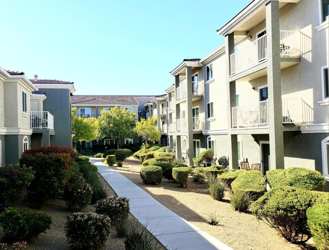 Building Shot 3 - VINTAGE AT SEVEN HILLS 55+ COMMUNITY