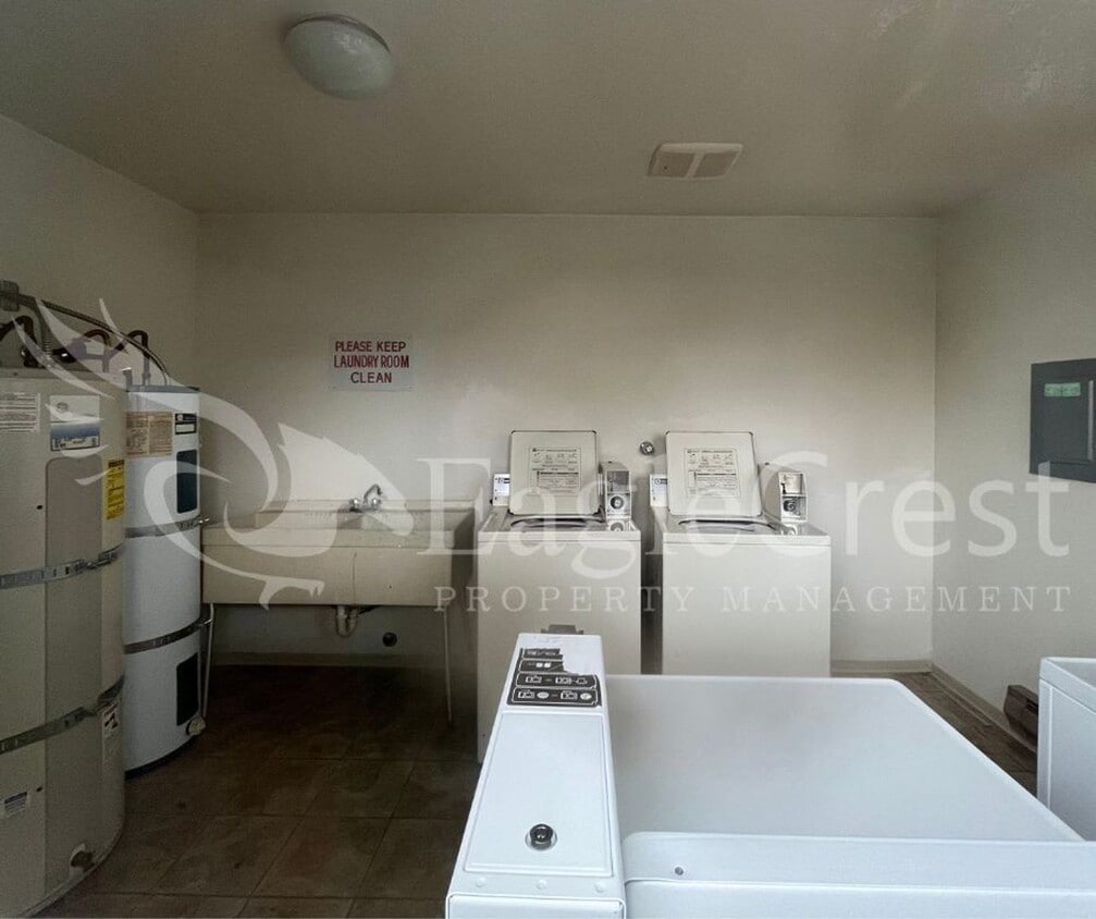 Building Photo - 17/19 S. Roosevelt