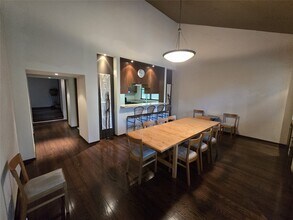 Building Photo - 3231 Hemingway Dr