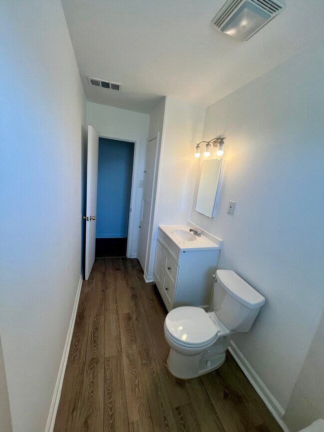 Foto del edificio - 905 Phlox Ave