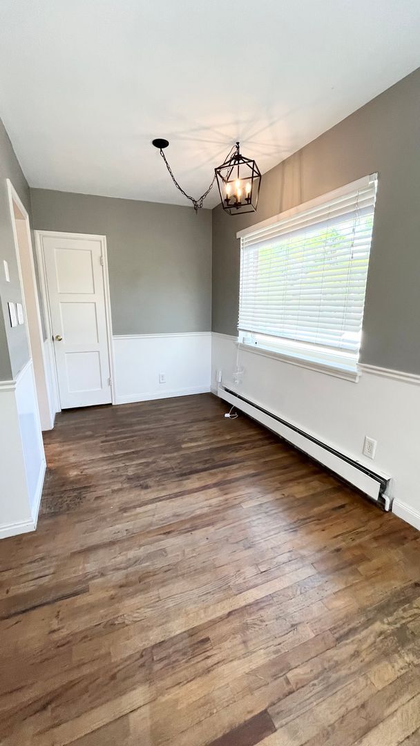 Foto del edificio - 4 bedroom/2 bathroom Home in SLC