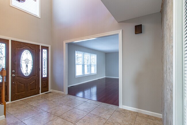 Building Photo - 1025 Hobson Dr