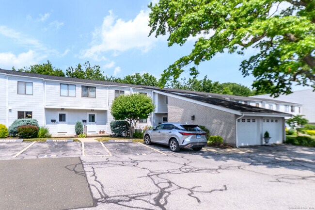 Foto del edificio - 51 Riverside Ave