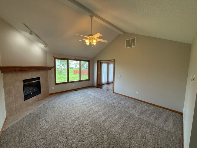 Foto del edificio - 2726 Bearberry Ct