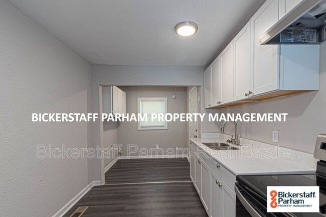 Building Photo - 1200 20th Ave S