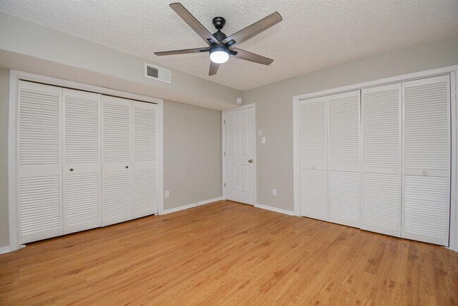 Foto del edificio - 8299 Kingsbrook Rd