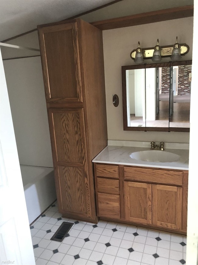 Building Photo - 2 br, 2 bath Mobile Home - 3 Denbigh Ln