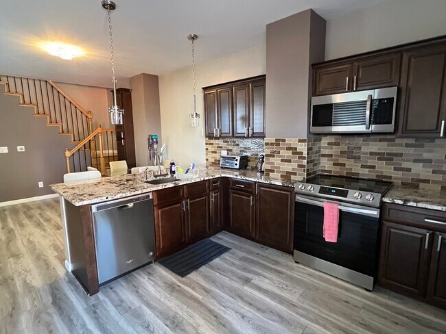 Foto del edificio - 360-362 Hosack St