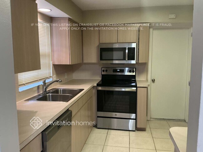 Foto del edificio - 14510 Apache Ave