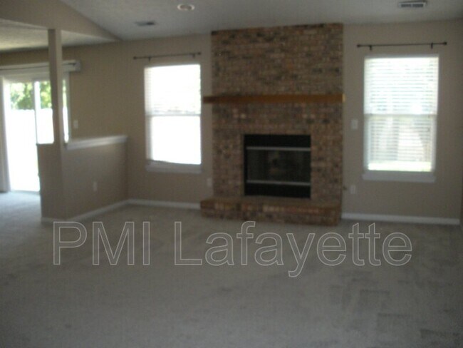 Foto del edificio - 5053 Saddle Dr