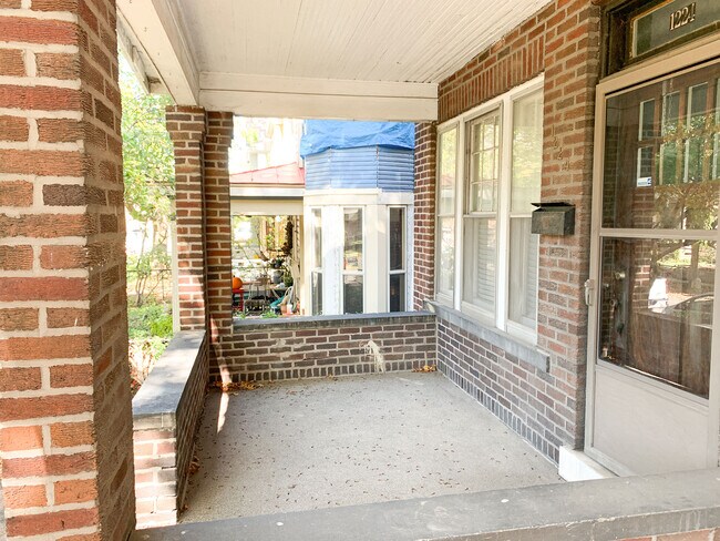Front Porch - 1224 Highland St