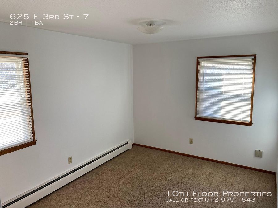 Primary Photo - 625 E 3rd St- 2 beds, 1 full bath
