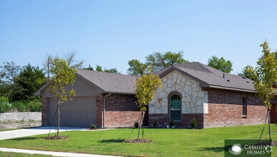 Building Photo - 10062 Spice Ln