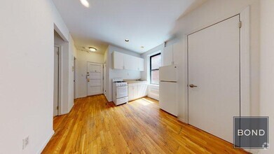 Building Photo - 419 E 73rd St