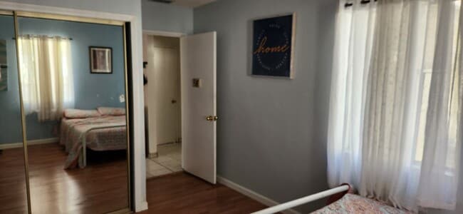 Building Photo - 901 De La Fuente St