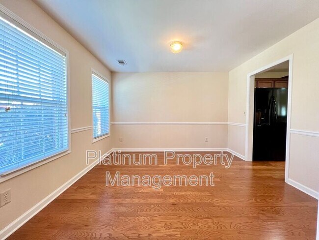 Building Photo - 1850 Cooper Lakes Dr