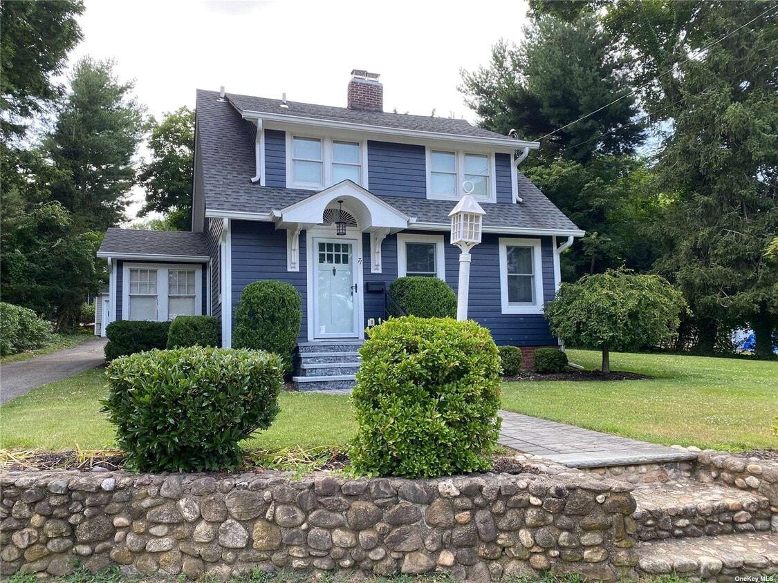 Primary Photo - 71 Norwood Ave