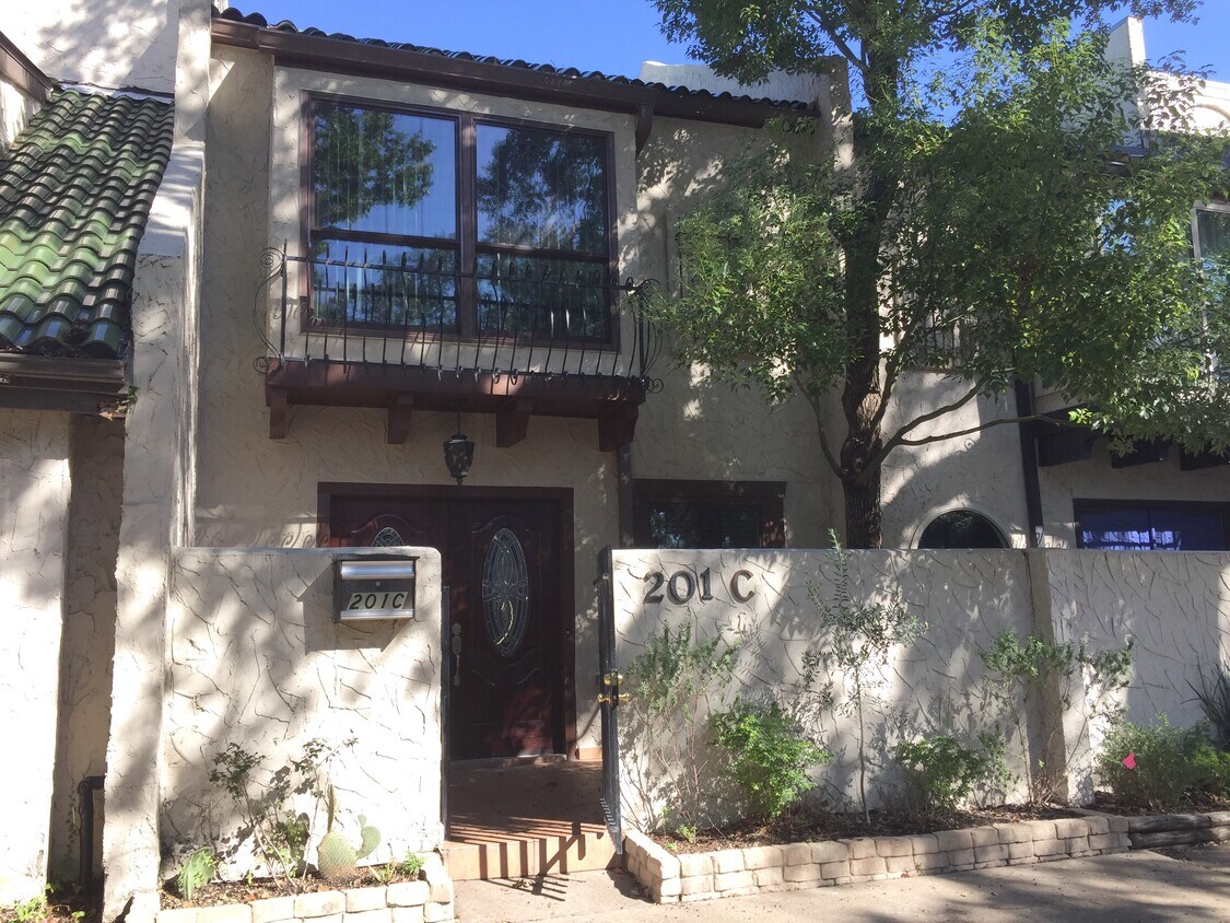 Primary Photo - 201 Avondale St