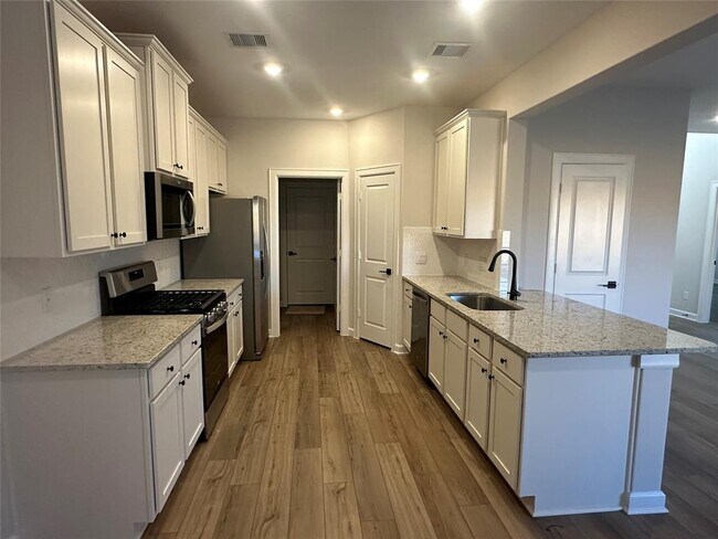 Building Photo - 15695 Honey Cv Dr