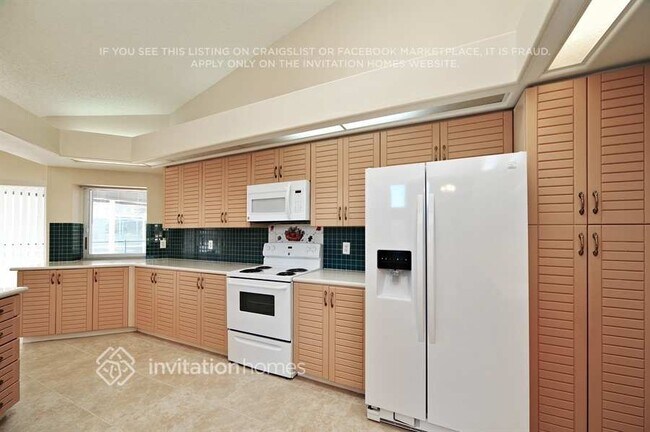 Foto del edificio - 437 Waterford Cir E