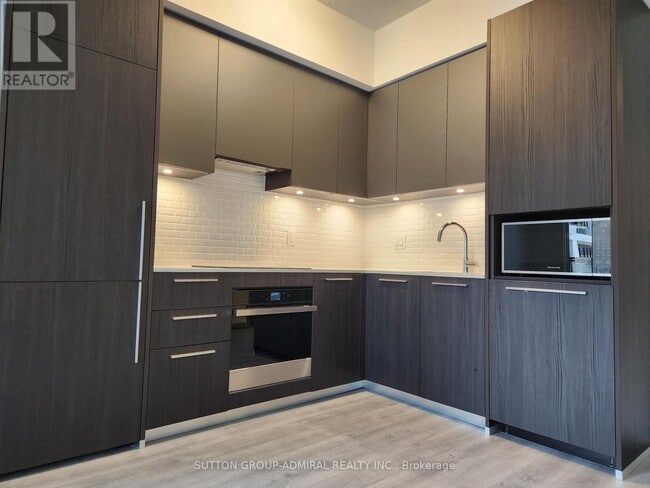 Photo du bâtiment - 65 Broadway Ave