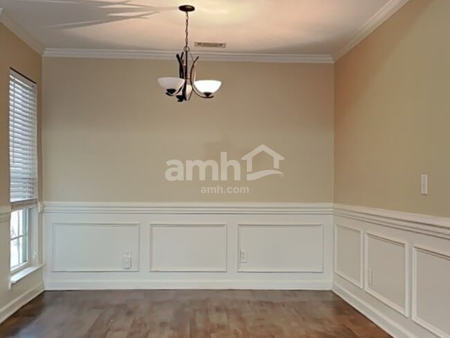 Building Photo - 134 Nandina Way